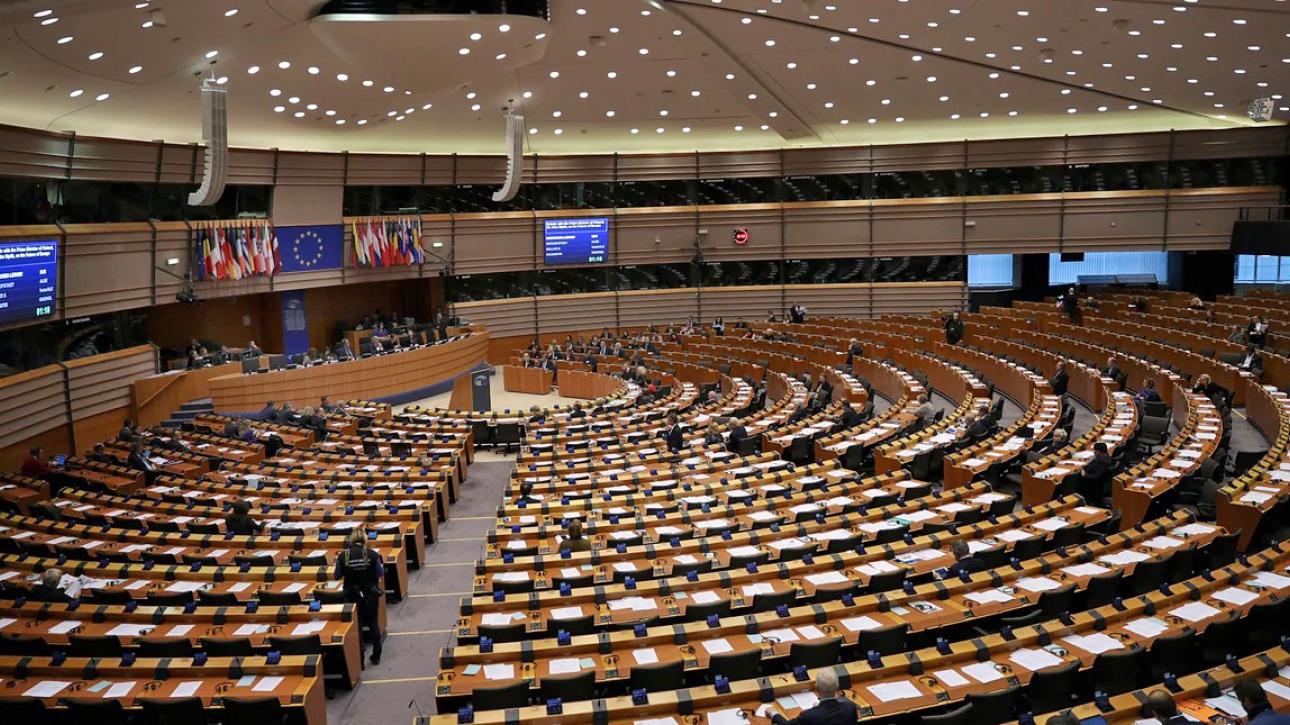 Το Ευρωκοινοβούλιο καλεί την Κομισιόν να δώσει σαφή, ενιαίο πανευρωπαϊκά, ορισμό για τον βιασμό