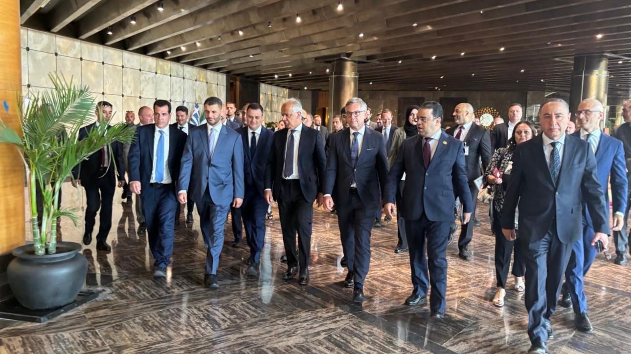 Βεγγάζη: «Υπήρξε ένα ζήτημα πρωτοκόλλου» λέει ο εκπρόσωπος της ευρωπαϊκής αποστολής, για το «μπλόκο» Χαφτάρ