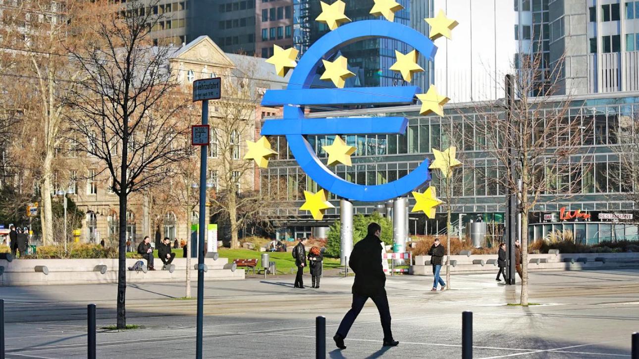 Ευρωβαρόμετρο: Οι γεωπολιτικές εξελίξεις «τρομάζουν» έναν στους δύο πολίτες στην ΕΕ -Τι λένε οι Ελληνες 