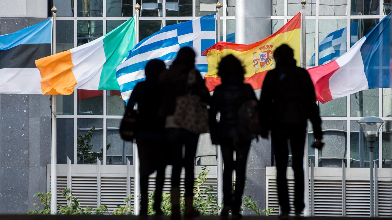Η Κομισιόν απέλυσε διερμηνέα που συμμετείχε σε Συνόδους Κορυφής -Ύποπτη για παραβίαση ασφαλείας