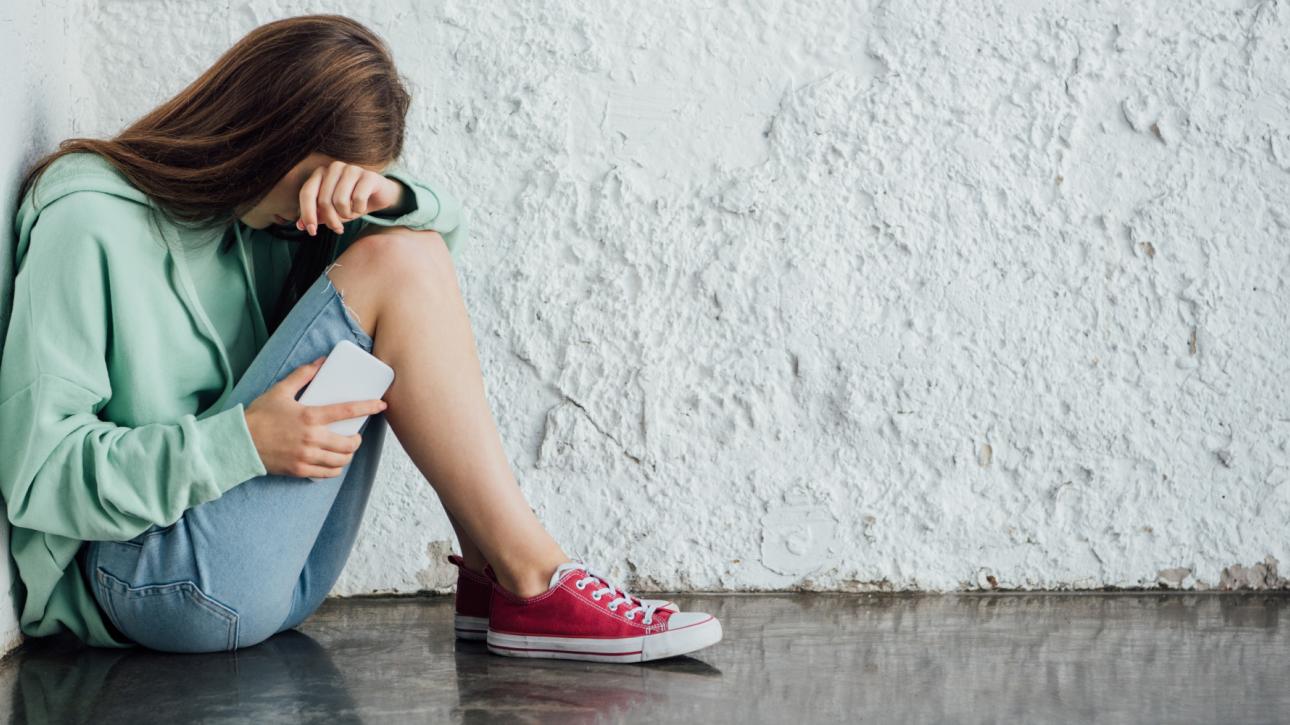 Κομισιόν: Σχέδιο δράσης κατά του κυβερνοεκφοβισμού για την προστασία των νέων -Εφαρμογή της ΕΕ για τα θύματα 