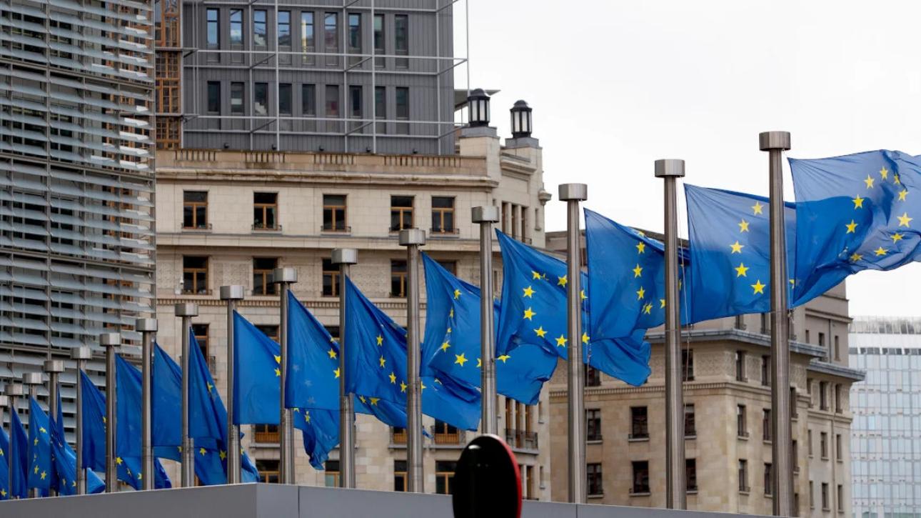 Η ΕΕ σπεύδει να επικυρώσει τη συμφωνία με τις ΗΠΑ για το εμπόριο: Αγώνας δρόμου πριν από νέους δασμούς Τραμπ