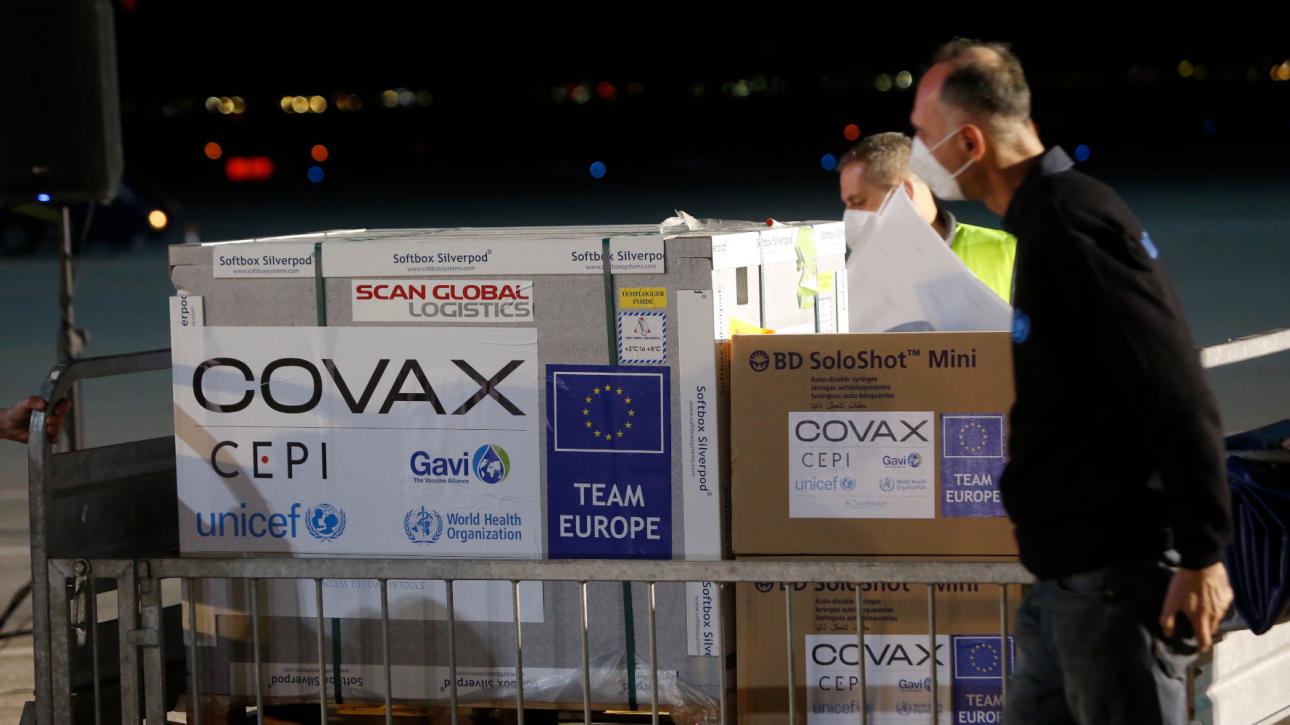 1 δισεκατομμύριο εμβόλια έχει μοιράσει παγκοσμίως το πρόγραμμα COVAX