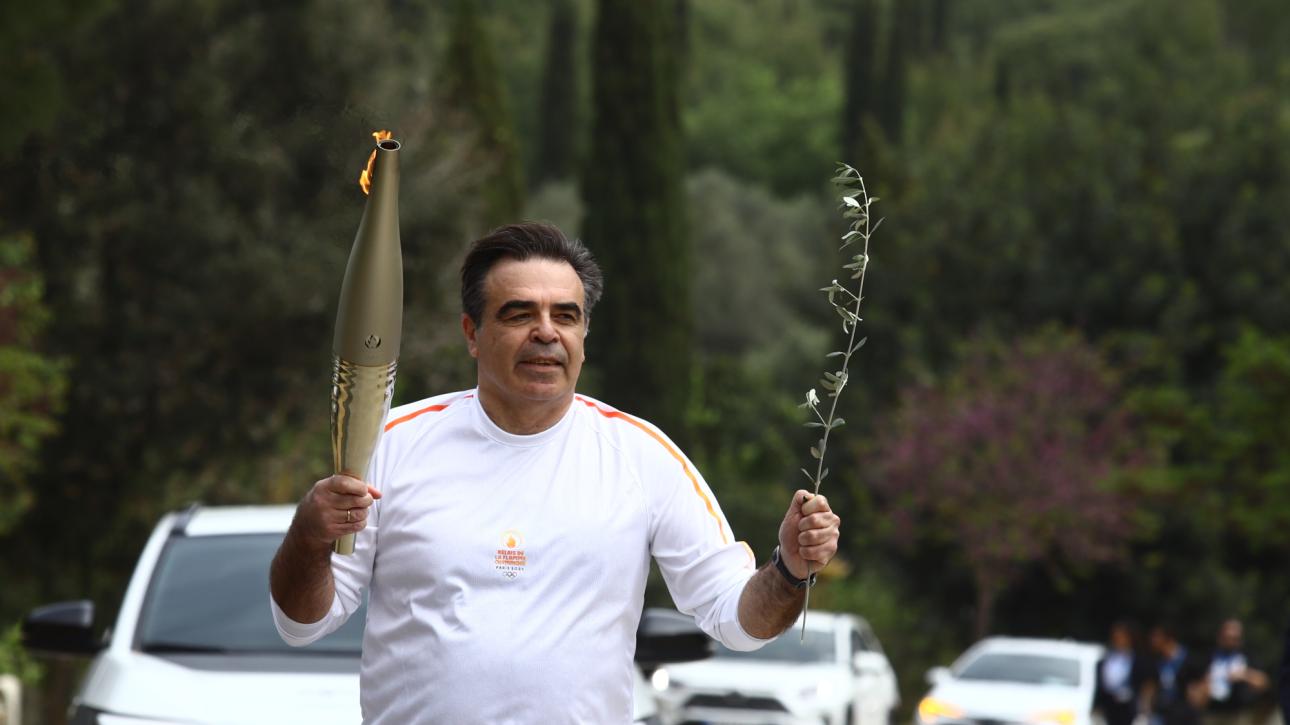 Τελετή Αφής της Ολυμπιακής Φλόγας: Περήφανος λαμπαδηδρόμος ο Μαργαρίτης Σχοινάς [εικόνες] 