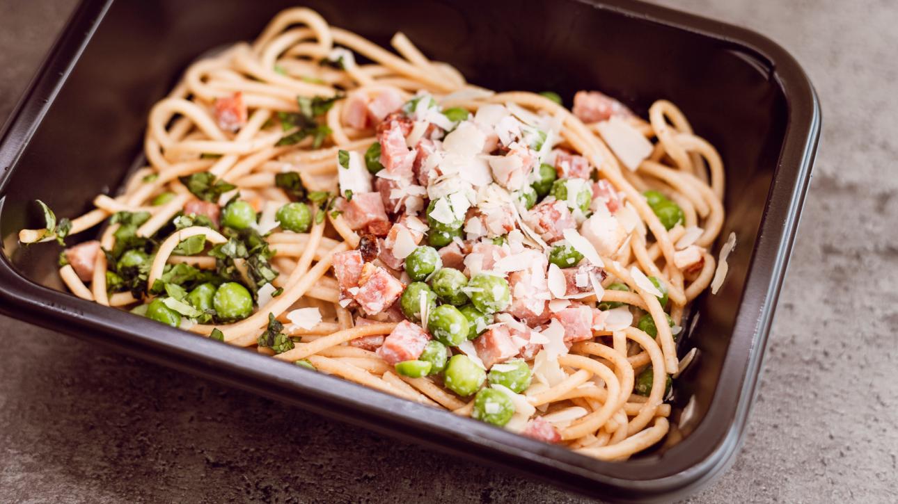 Έξαλλοι οι Ιταλοί με καρμπονάρα «μαϊμού» που πωλείται στο σούπερ μάρκετ του Ευρωκοινοβουλίου